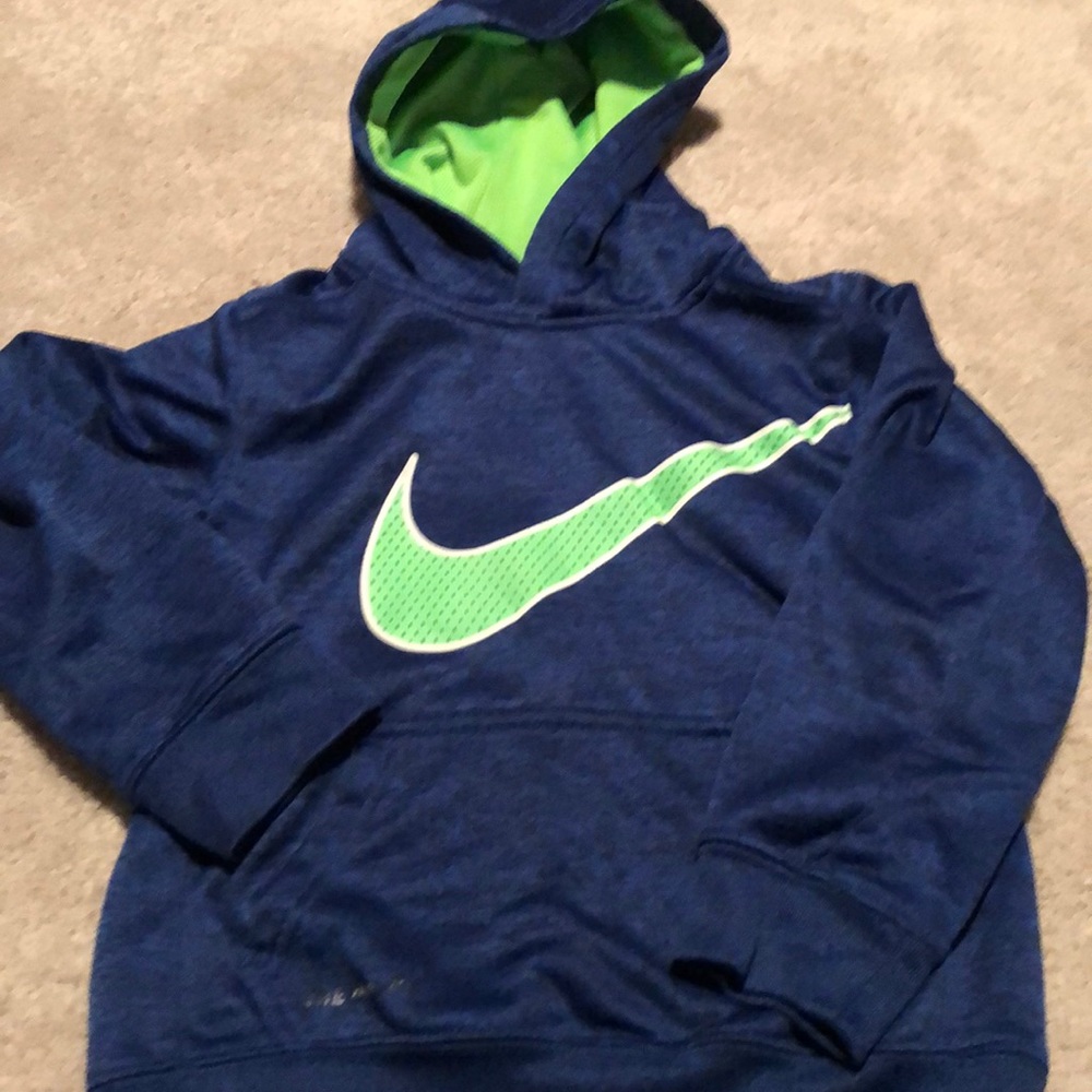 Nike hoodie size 7
